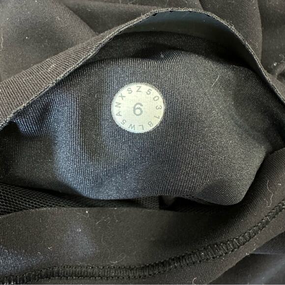 Lululemon In Movement 7/8 Tight *Everlux 25" in Solid Black size 6 - Picture 12 of 16